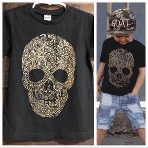 The pine torch skull tee
